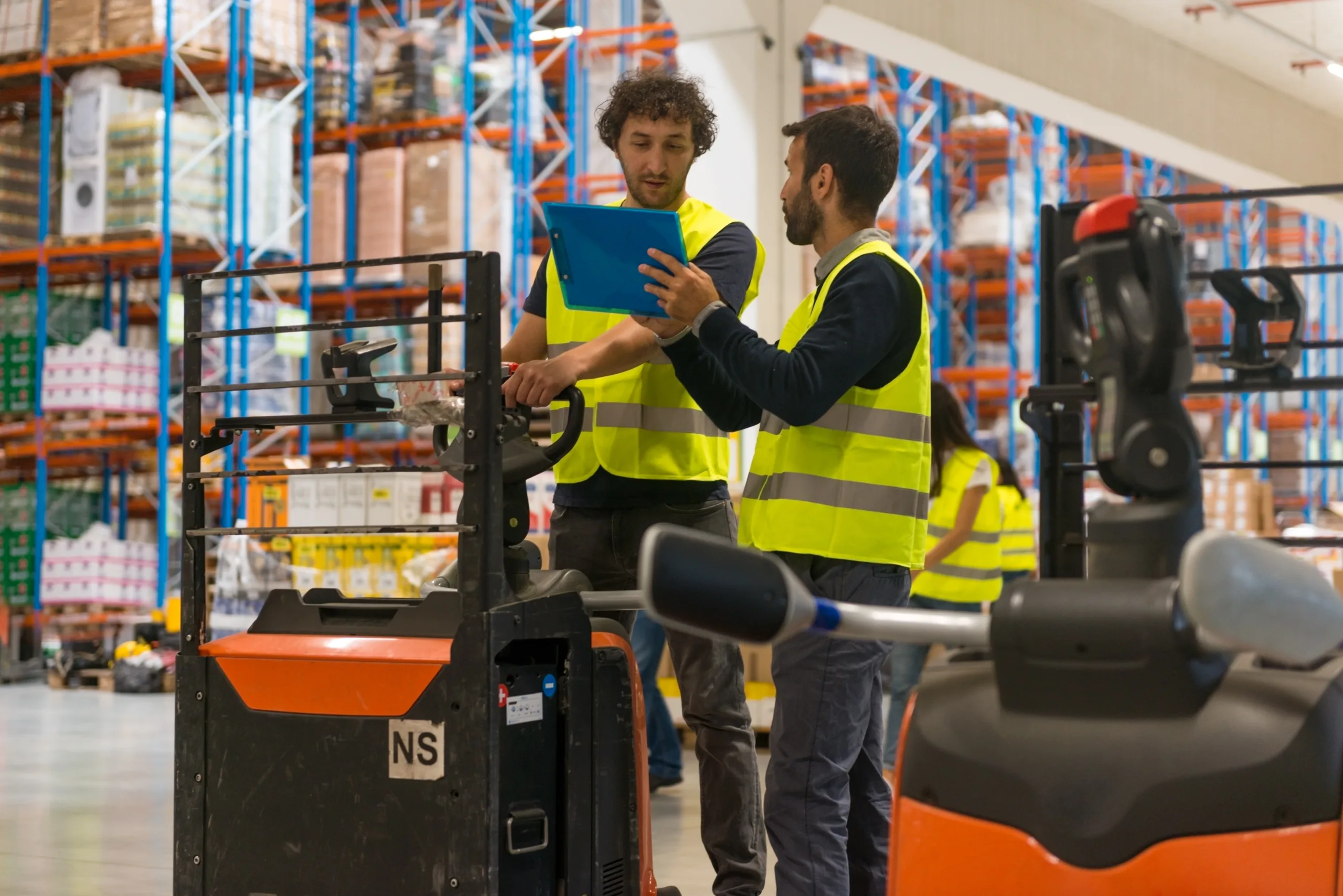 Forklift,Driver,In,Warehouse Logistics_2